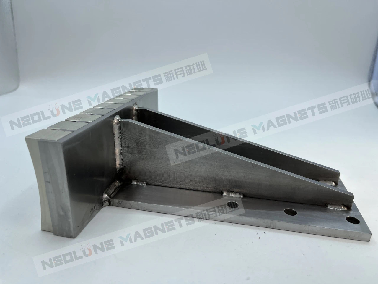 Magnet assembly